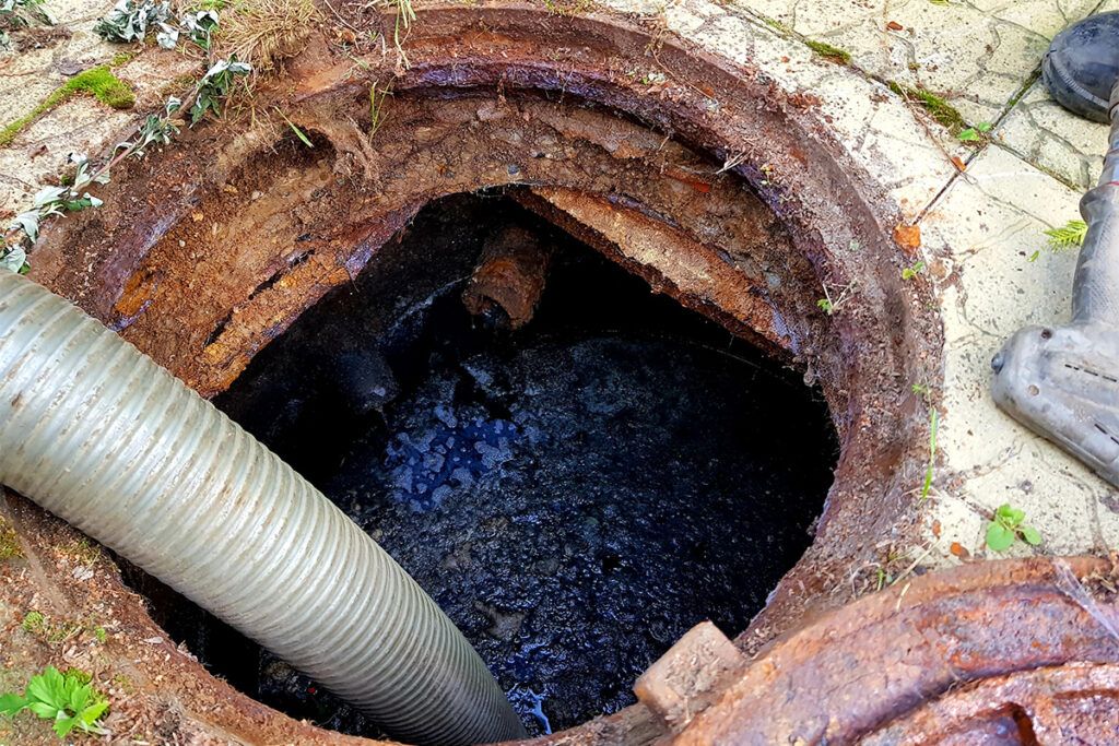septic pumping; signs of a clogged septic system